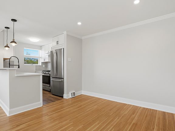 5th image of 23 Windsor Rd #B