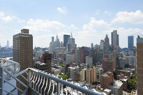 Rented by Empirelux LLC | media 7