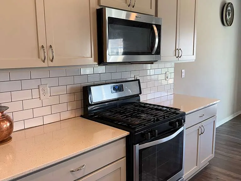 10340 Powell Ave — Photo 8