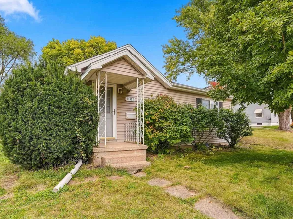 1104 Madison St, Cedar Falls, IA 50613
