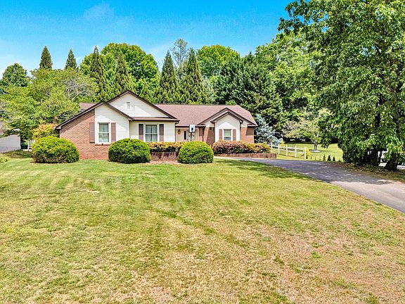 2nd image of 126 Turner Ashby Ct