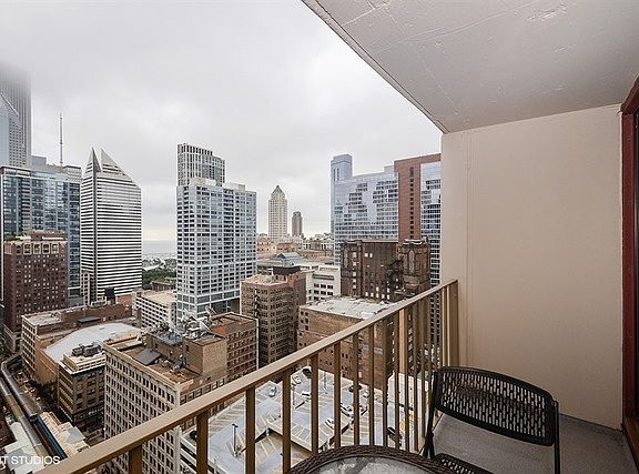 4th image of 200 N Dearborn St Unit 3104