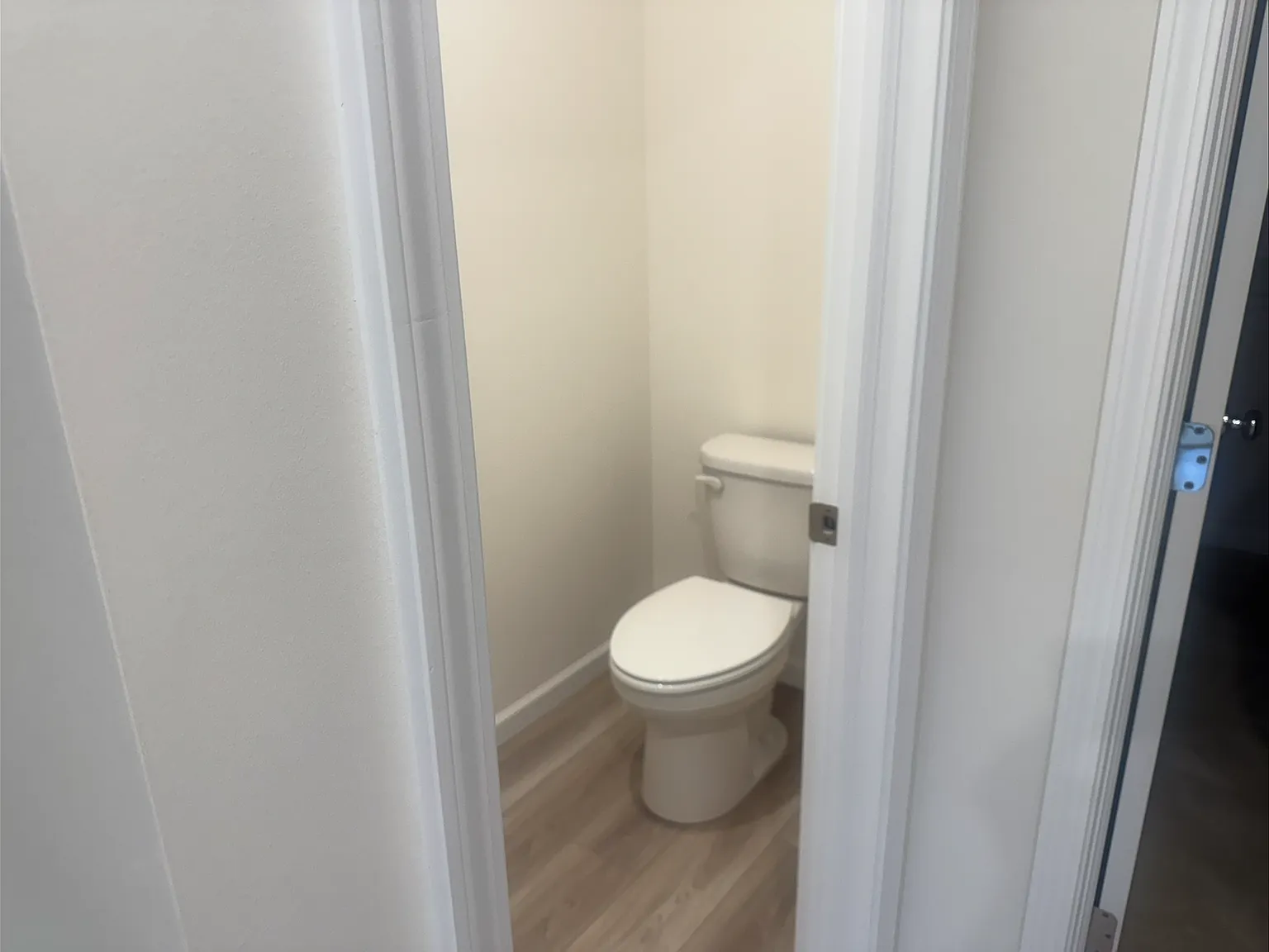 4 bed, 2600 sqft, $4,200 — Photo 4