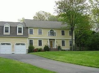 270 Orchard Hill Ln, Fairfield, CT 06824