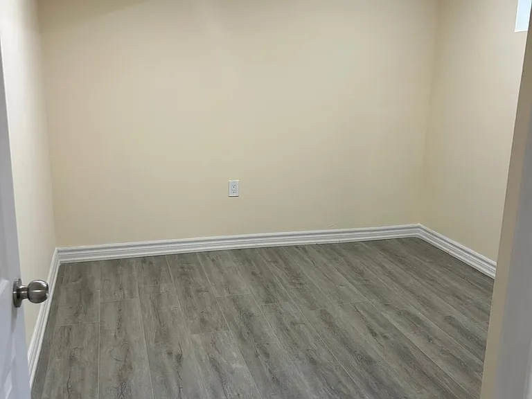 66 Cluett Dr #BASEMENT — Photo 7