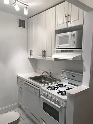 Rented by Urban Real Estate Inc | media 14