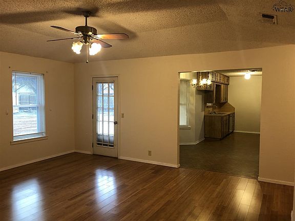 3rd image of 1304 Danberry St