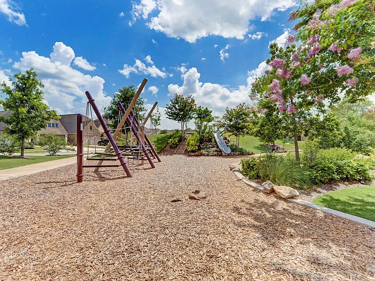 8126 Silverspot Ln — Photo 39