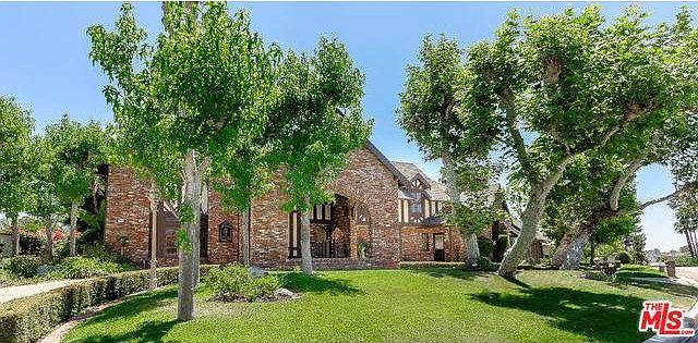 1st image of 15946 Carmenia Dr