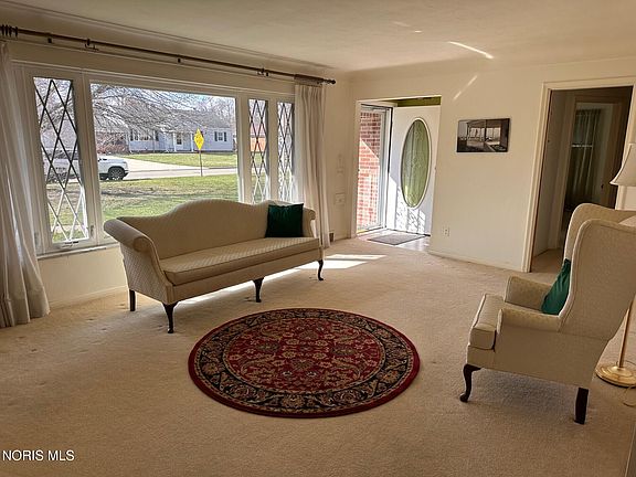 5th image of 2714 Evergreen Rd