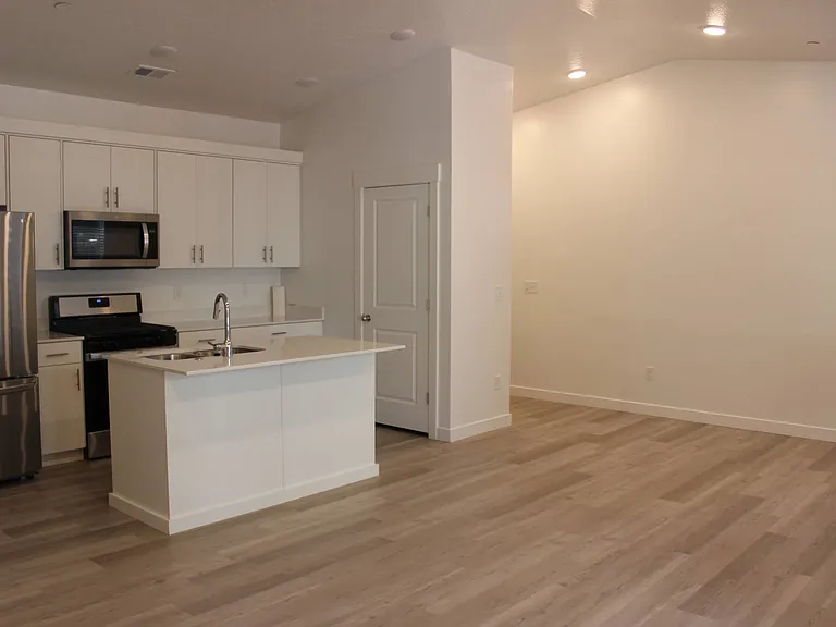 463 W 60 S #M302 — Photo 24