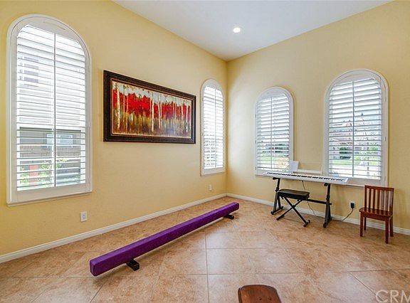 5th image of 15347 Crimson St