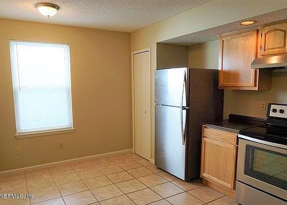 4th image of 251 Aquarius Cir W