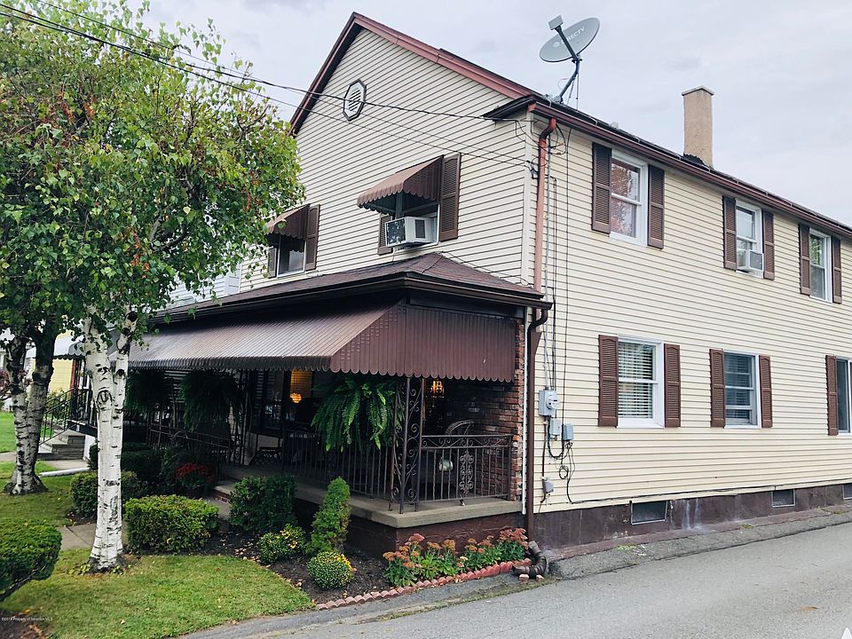 1st image of 210 Poplar St