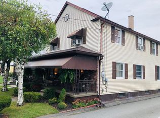 210 Poplar St, Dickson City, PA 18519