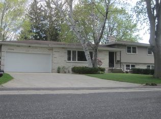 221 Sunset Rd, Columbus, WI 53925