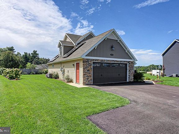 2nd image of 2020 Jelena Rd