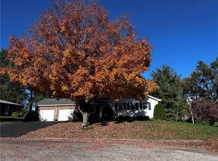 1634 High Dr, Lexington, MO 64067