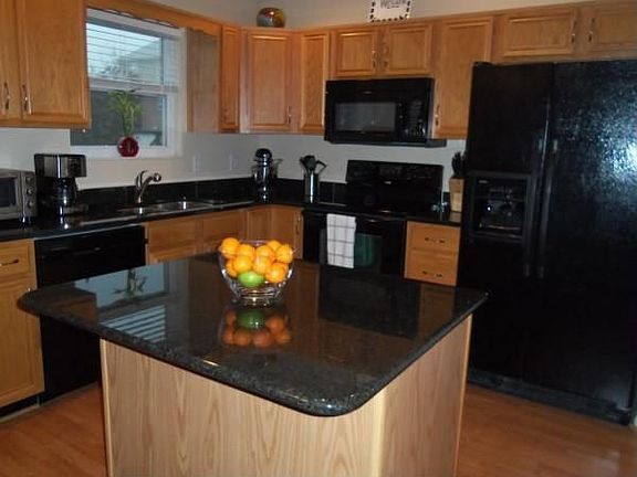 3rd image of 5325 Foxdale Ct