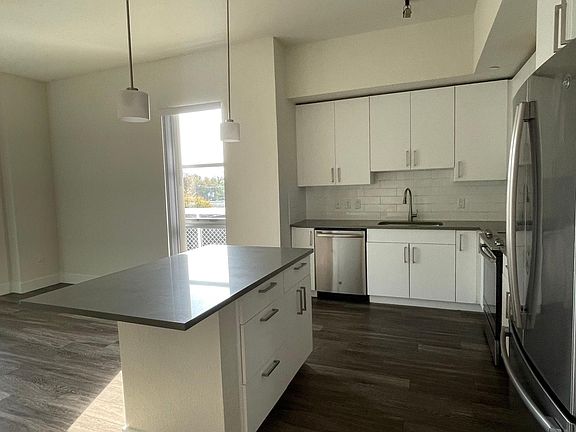 5th image of 2339 NE 4th Ave #205