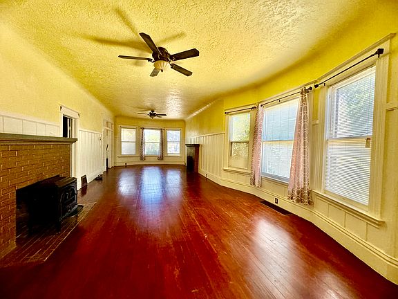 3rd image of 9665 Gage St