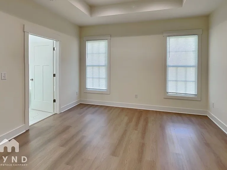501 Everette St — Photo 9