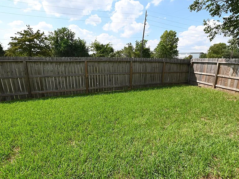 8811 Baskove Dr — Photo 13
