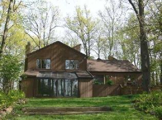 3448 Riverbend Dr, Ann Arbor, MI 48105