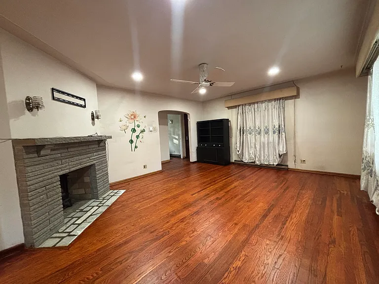 85 Patten Dr #1 — Photo 16