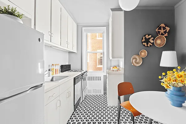 Sold by Compass | media 19