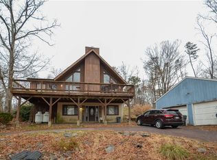2256 Walnut Trl, Bushkill, PA 18324