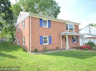 4011 Mapleton Dr, Chantilly, VA 20151