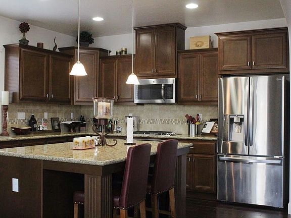 3rd image of 3532 W Buena Vista Ave