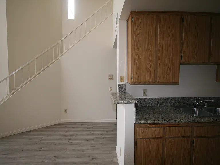 3637 Clarington Ave #202 — Photo 50