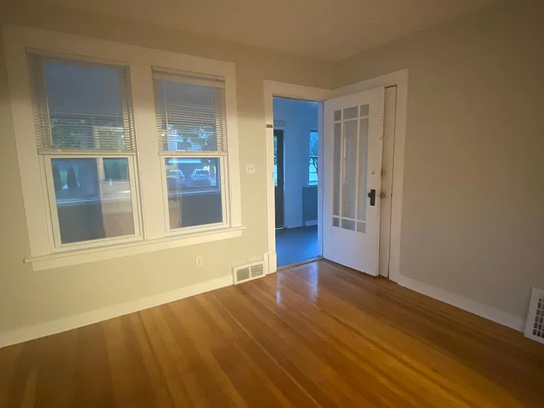 411 Washington St — Photo 7