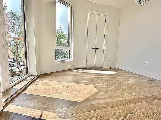 5th image of 435 Meeker Ave #3L