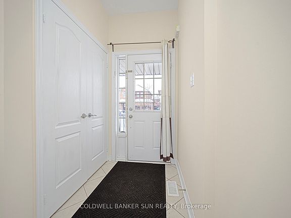 3rd image of 146 Crystalview Cres