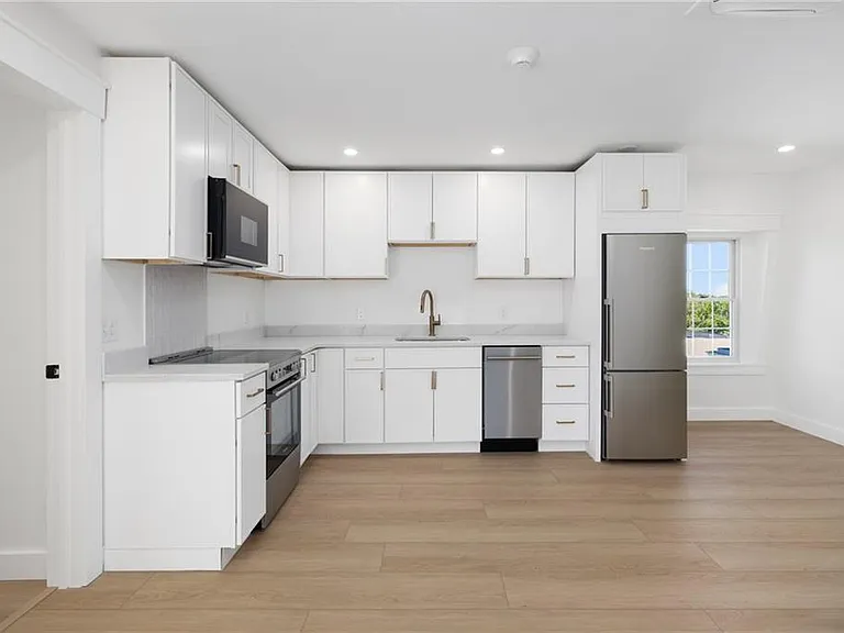 2 Melrose St #2 — Photo 4