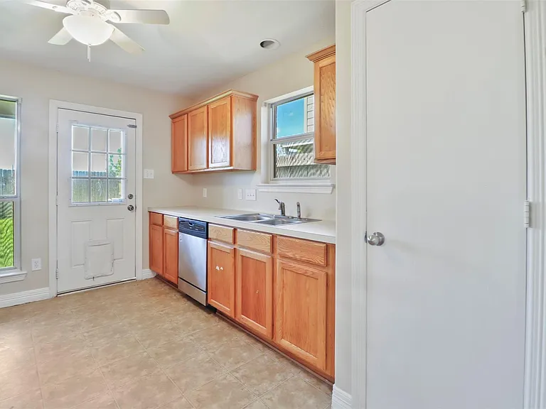 14926 Diamond Way — Photo 5