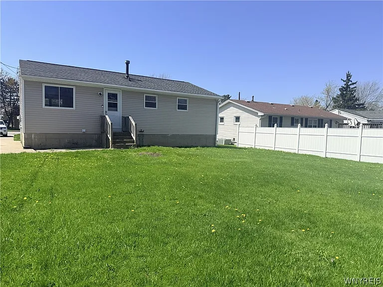 3365 McKinley Pkwy — Photo 3