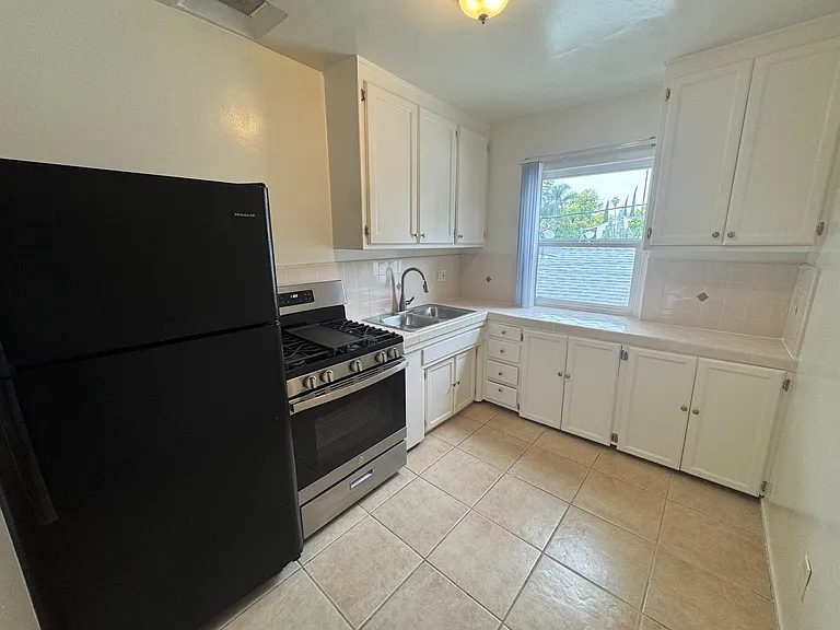 3025 Perlita Ave #9 — Photo 4