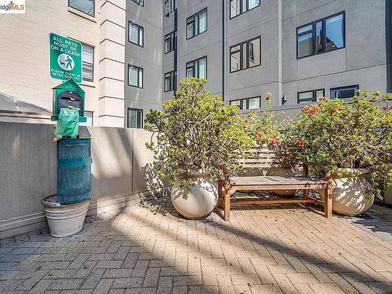 Jefferson St — Photo 18