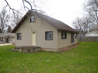 7697 N Catalpa Ln, New Carlisle, IN 46552