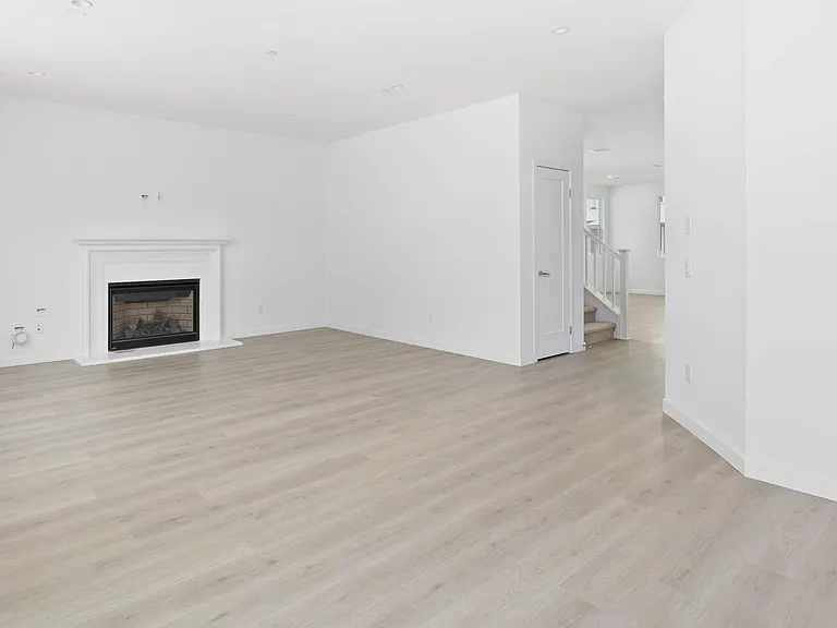 17308 Lemay St — Photo 10