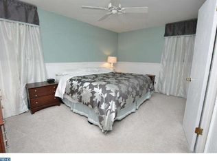 4 Woods Edge Ct, Medford, NJ 08055