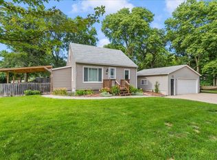 1111 Longview St, Cedar Falls, IA 50613
