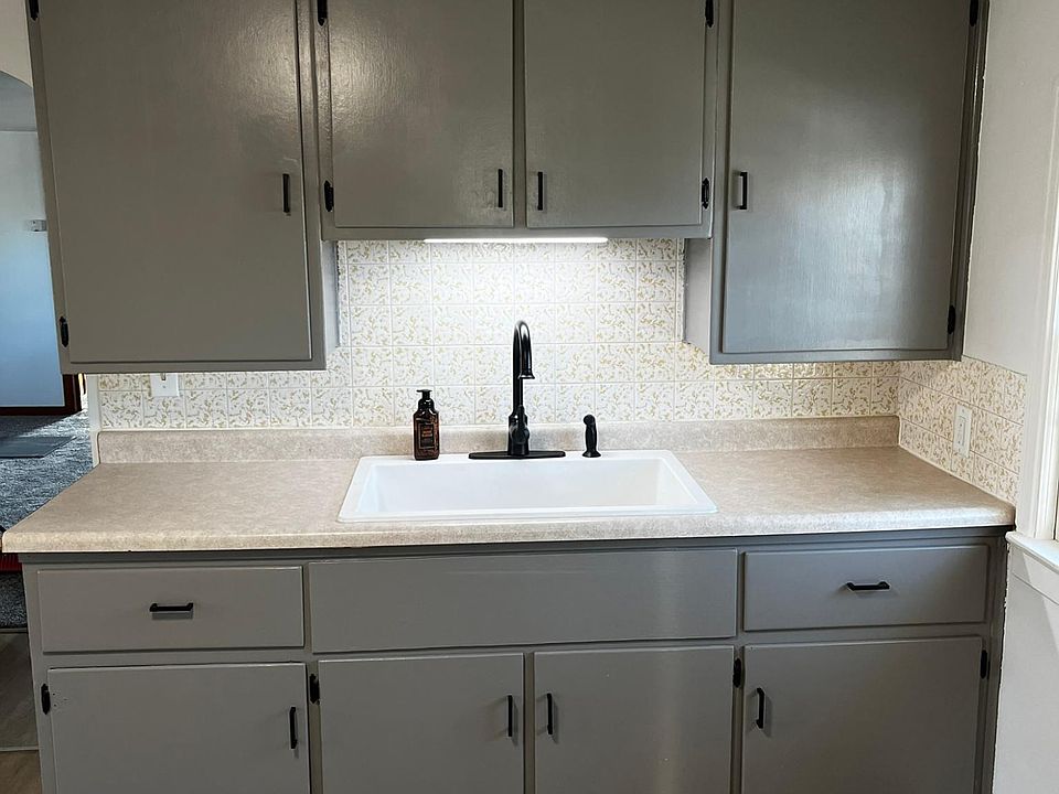 1st image of 2113 Wiemann Ave