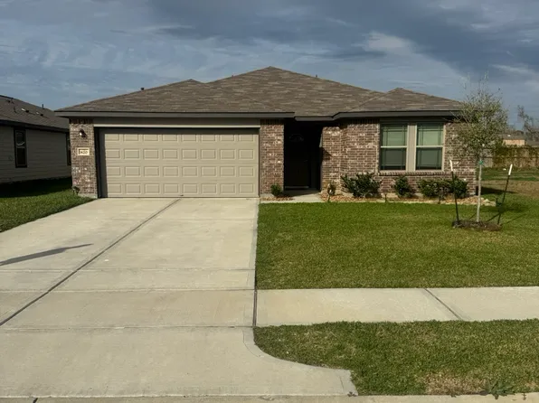 820 Clear Valley Ln, Dayton, TX 77535