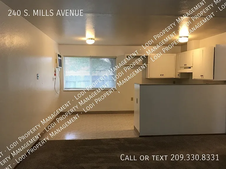 240 S Mills Ave — Photo 5