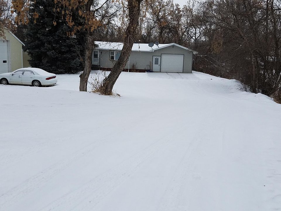 1st image of 221 Lincoln St